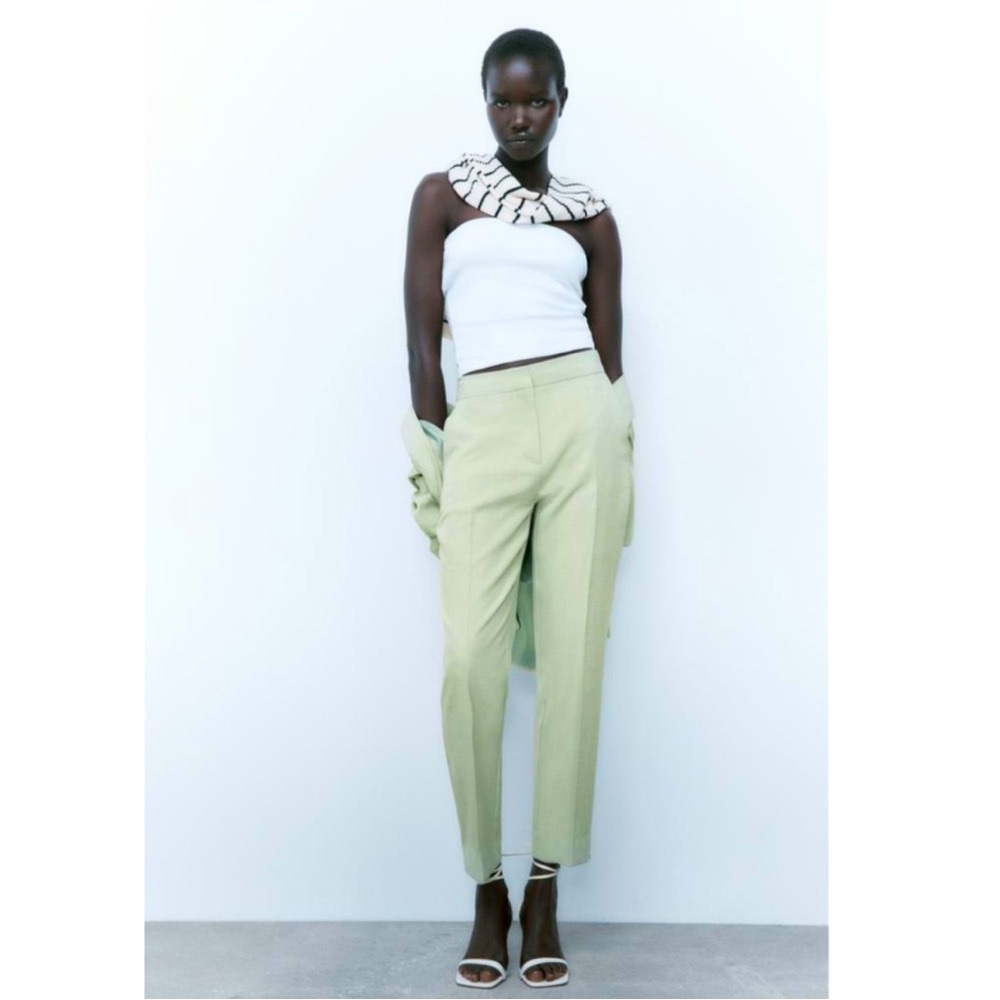 ZARA Light Green Mid-Rise Tapered Leg Ankle Pants - Size 6